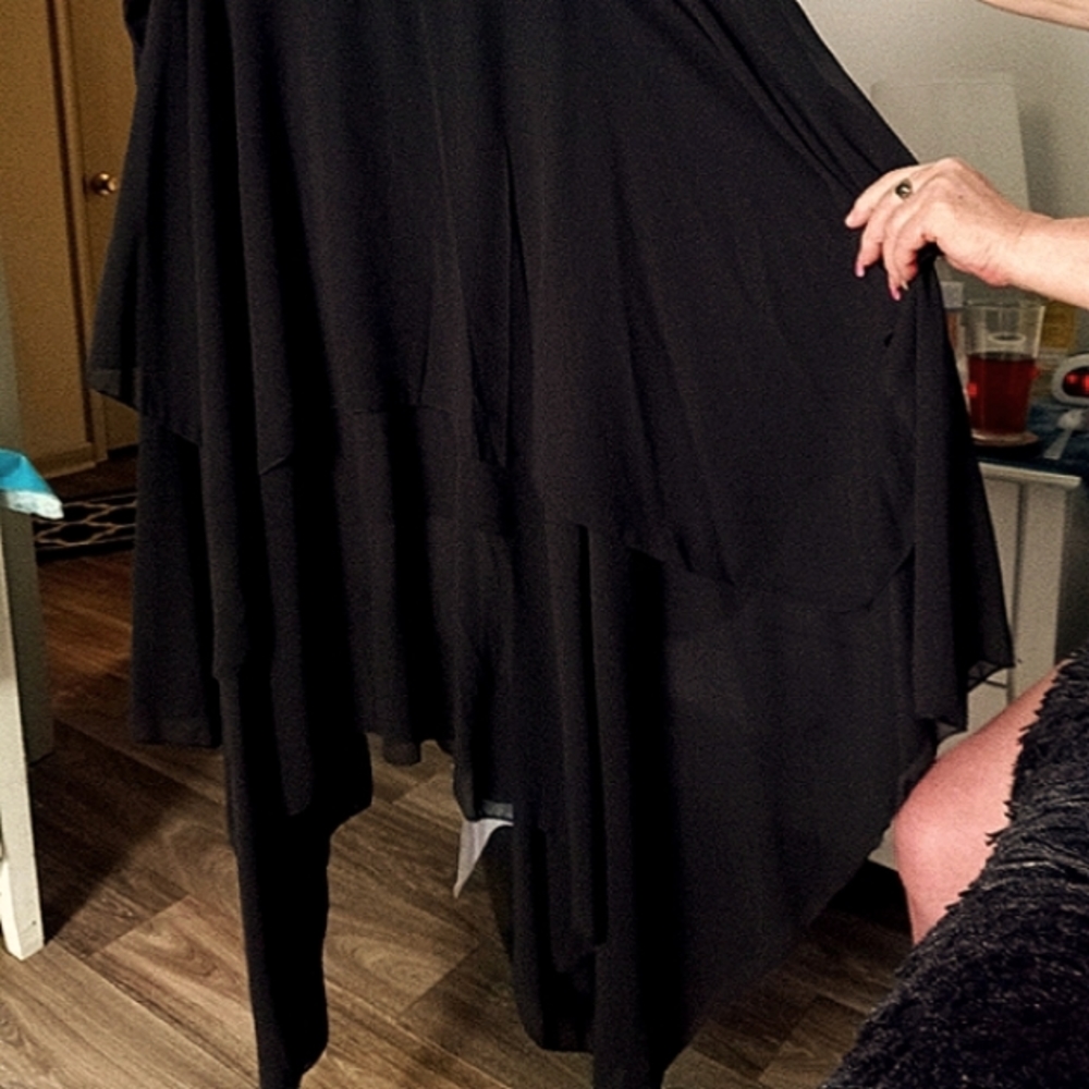 Maxi skirt with Varied Lengths on  Bottom. Solid Black..XXL.